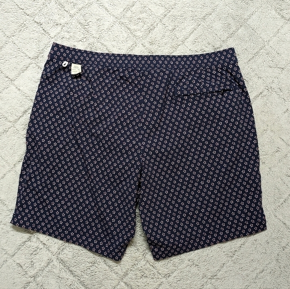 J. Crew Pool Shorts Mens 38 Navy Blue Floral Eco Mesh Lining Zip Back Pocket - Picture 3 of 7